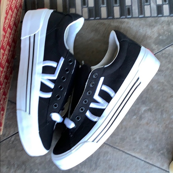 VANS STAPLE BLACK/TRUE WHITE MEN’S - Picture 14 of 16